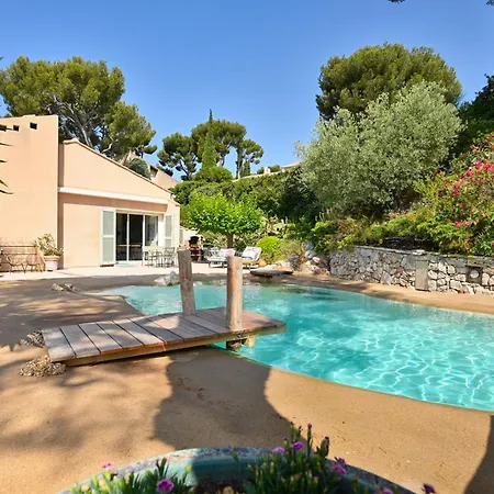 Villa Les Nefliers Vue Panoramique Et A Pied