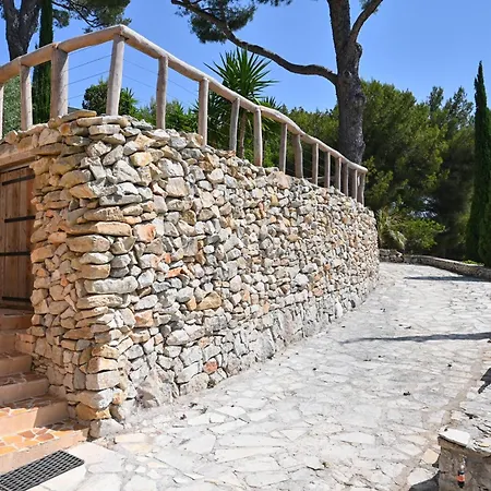 Villa Les Nefliers Vue Panoramique Et A Pied *